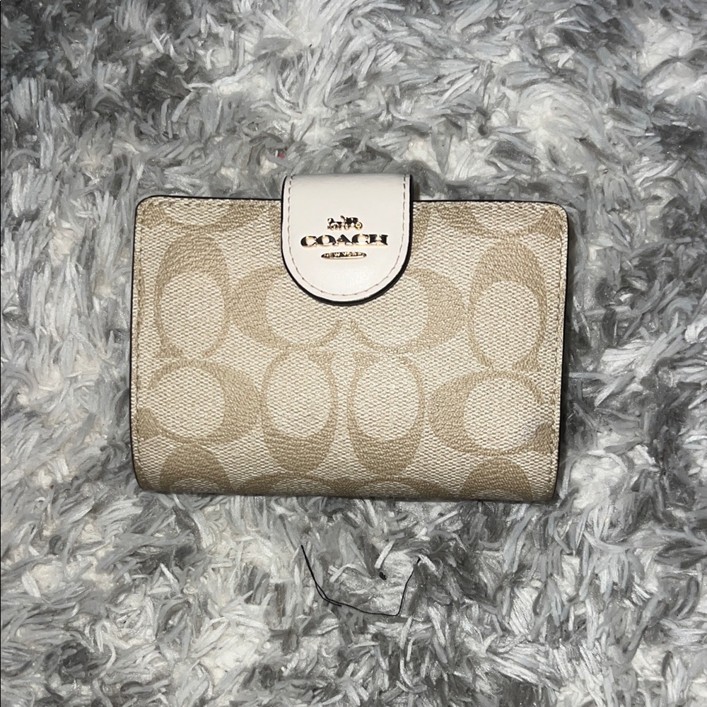 Coach Signature Canvas Flap Wallet in khaki/cream